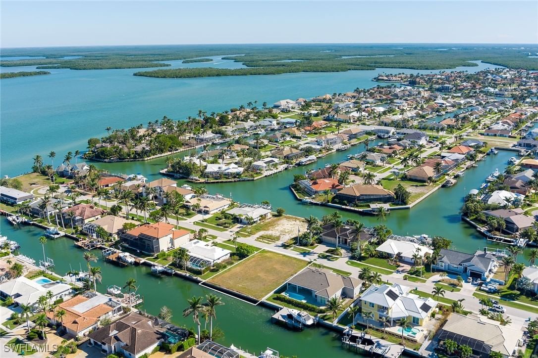 1748 Wavecrest Court, Marco Island, FL 34145 photo 2
