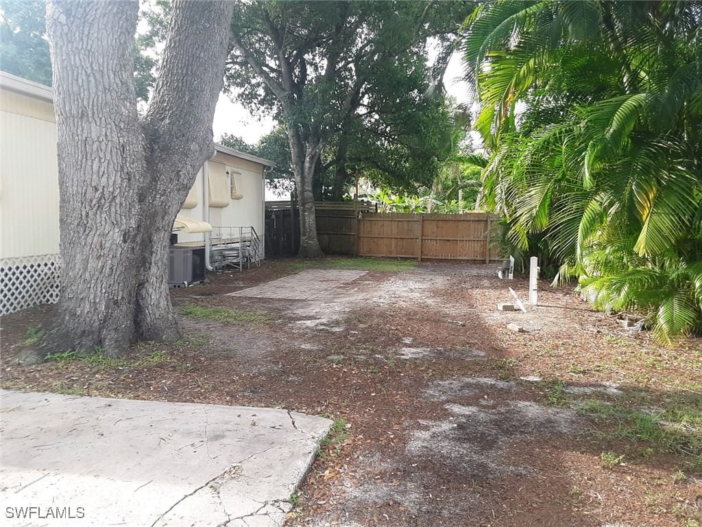 1699 Ixora Drive, North Fort Myers, FL 33917 photo 2