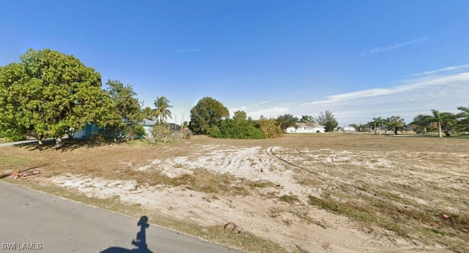 223 NW 39th Avenue, Cape Coral, FL 33993 photo 2
