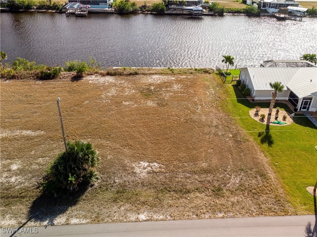4318 NW 33rd Lane, Cape Coral, FL 33993 photo 2