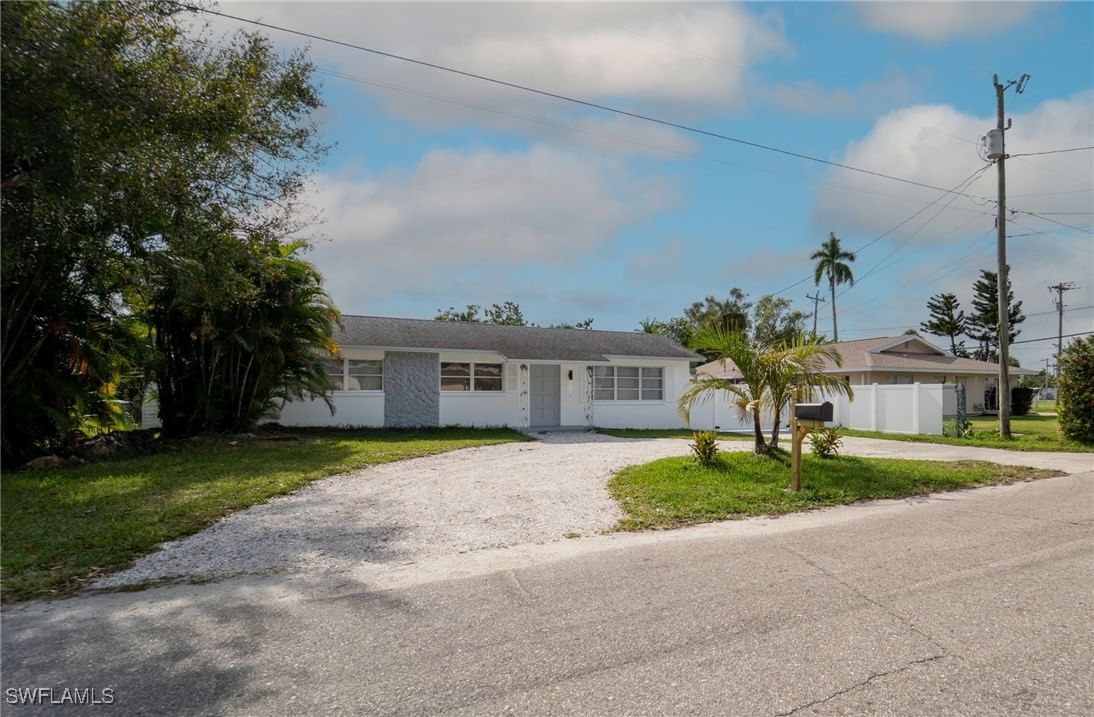 60 Cardinal Drive, North Fort Myers, FL 33917 photo 4