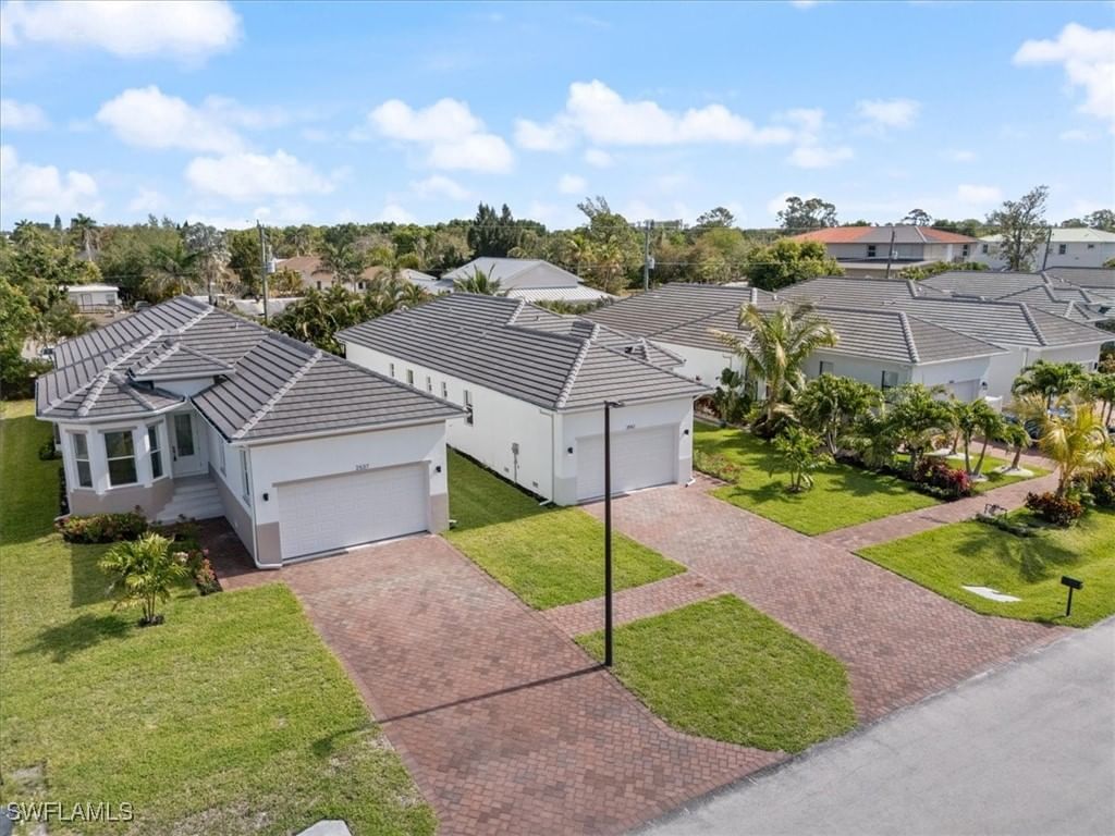 2537 Linda Drive, Naples, FL 34112 photo 4