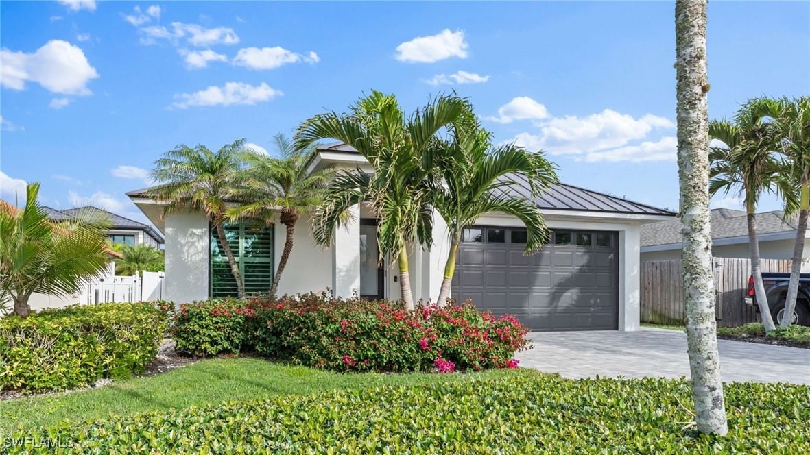 561 94th Avenue N, Naples, FL 34108 photo 3