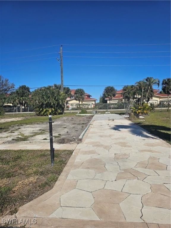 22 Williamsburg Way, Fort Myers, FL 33908 photo 2