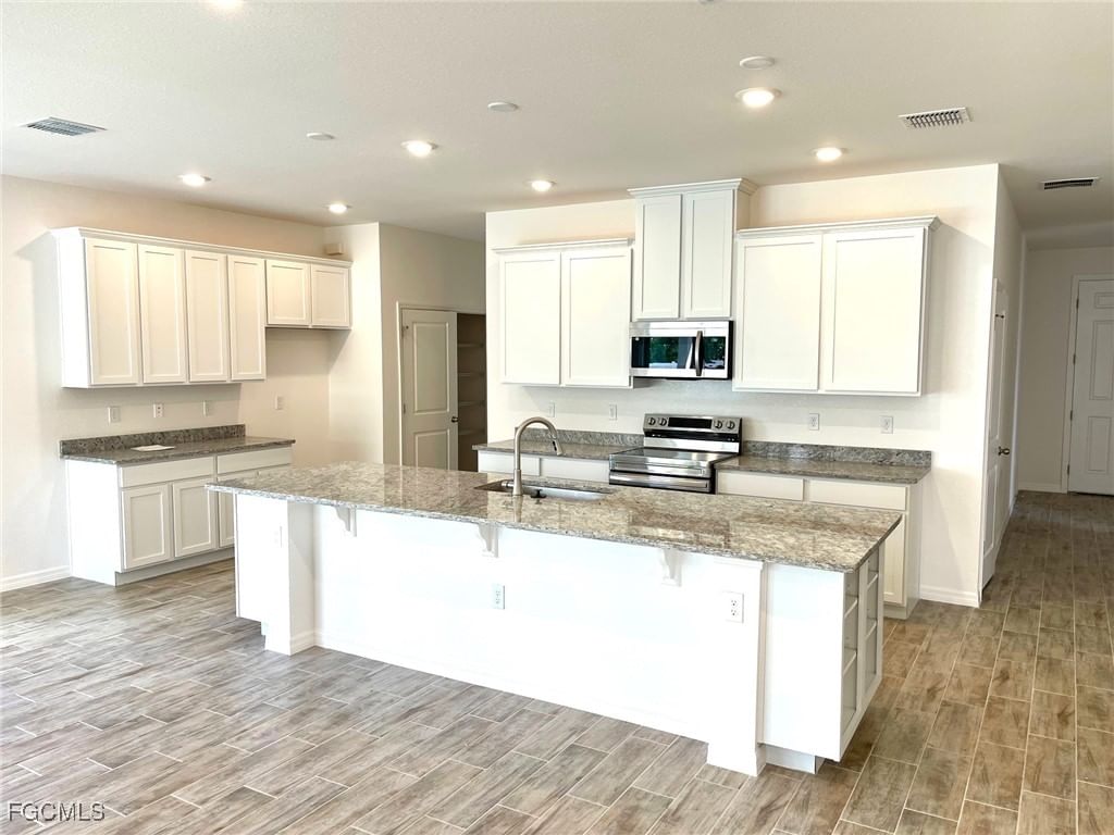 324 NW 1st Place, Cape Coral, FL 33993 photo 4