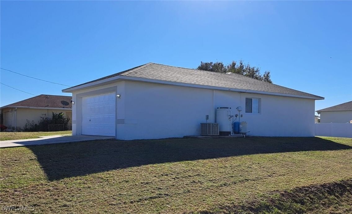 518 Kingsbury Lane, Lehigh Acres, FL 33974 photo 2