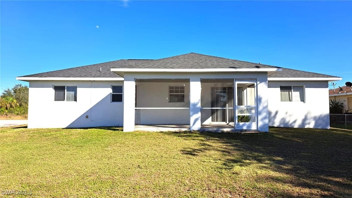 518 Kingsbury Lane, Lehigh Acres, FL 33974 photo 3