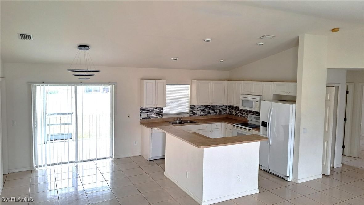 518 Kingsbury Lane, Lehigh Acres, FL 33974 photo 5