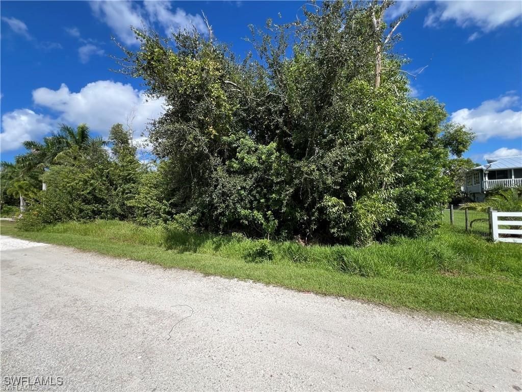 5210 Barrow Drive, St James City, FL 33956 photo 4