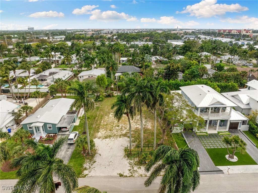 1084 Broad Avenue N, Naples, FL 34102 photo 5