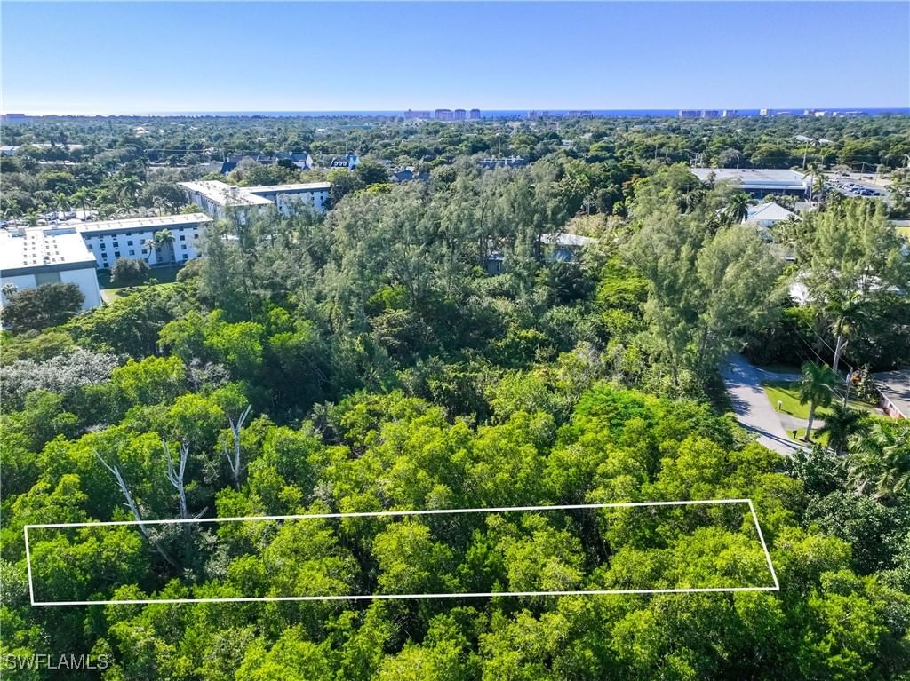 1552 Bembury Drive, Naples, FL 34102 photo 3