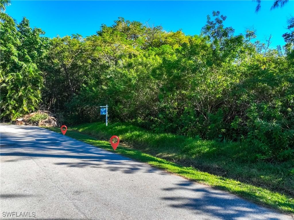 1552 Bembury Drive, Naples, FL 34102 photo 4