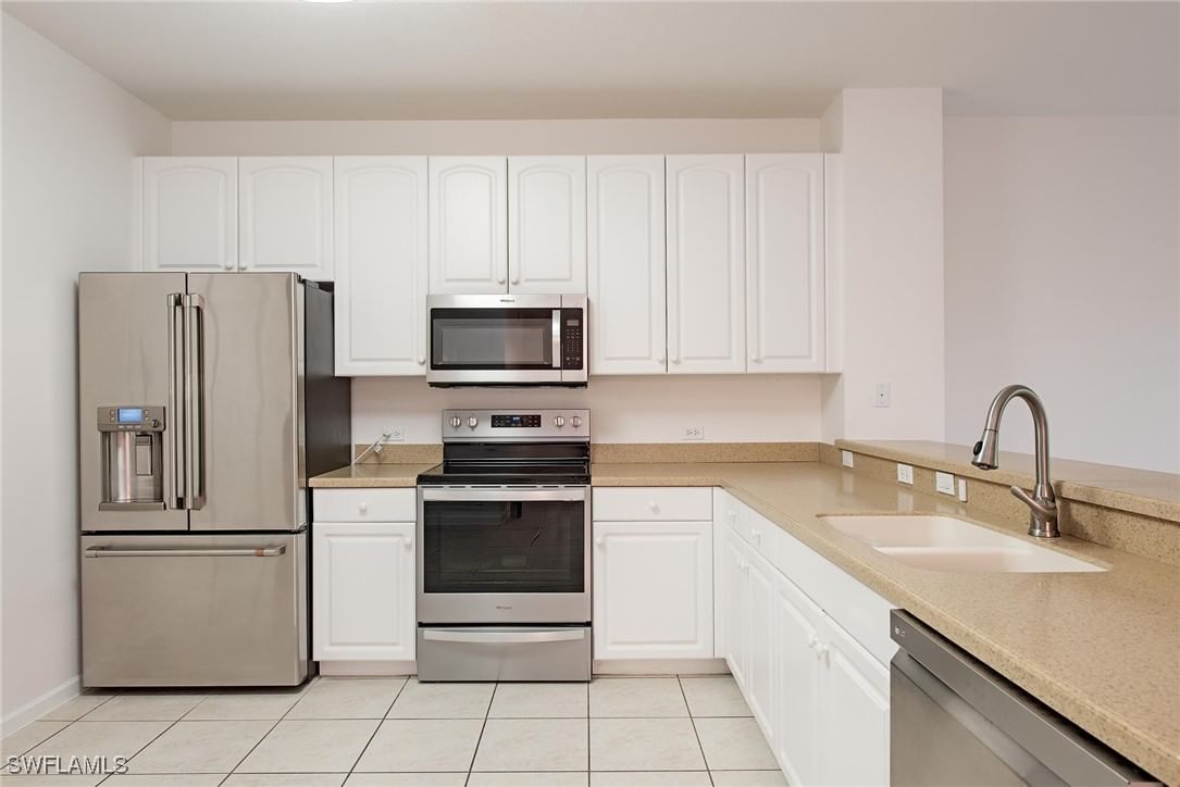 10025 Heather Lane #702, Naples, FL 34119 photo 4