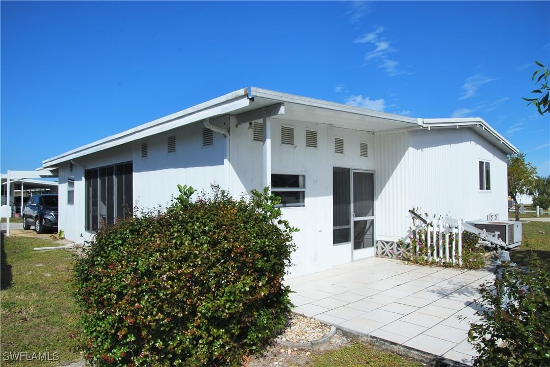 422 Snead Drive, North Fort Myers, FL 33903 photo 4