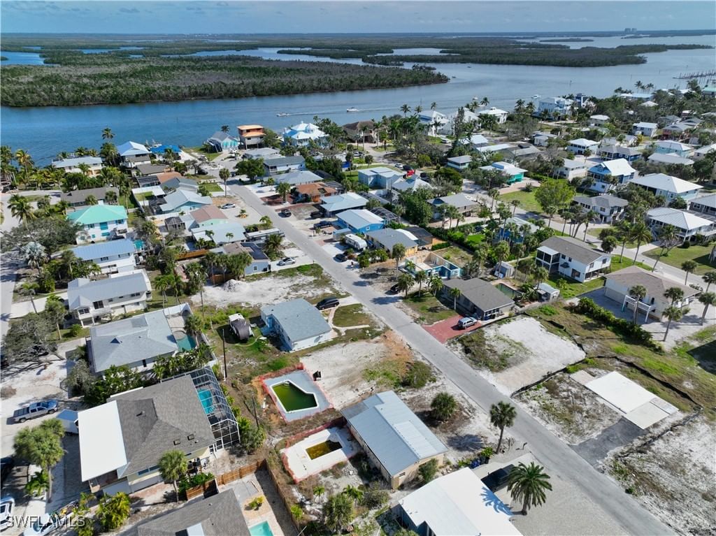 161 Hibiscus Drive, Fort Myers Beach, FL 33931 photo 4