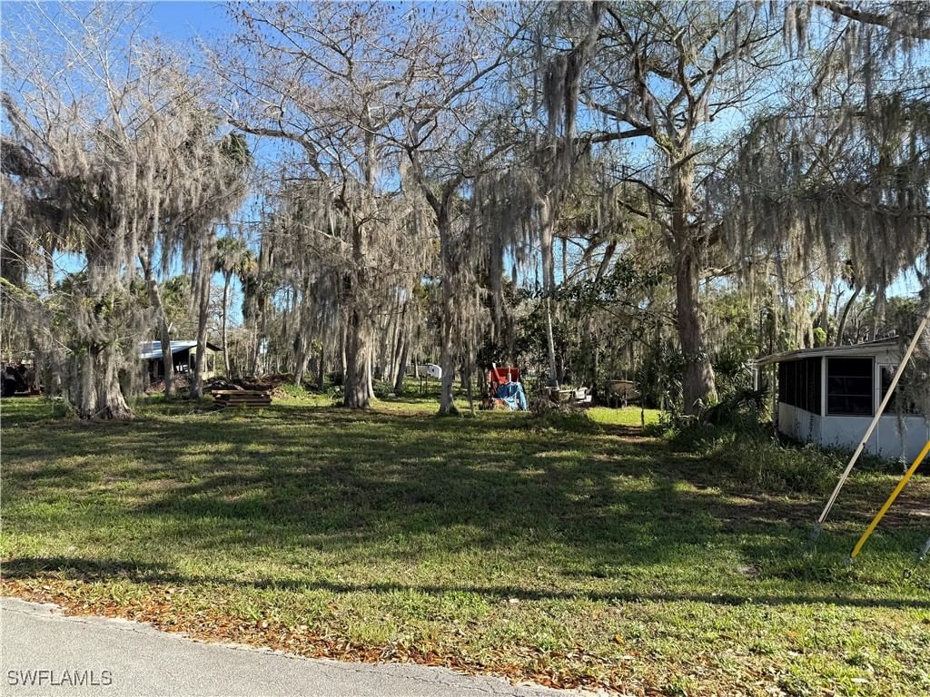 1129 Martin Boulevard, Moore Haven, FL 33471 photo 2