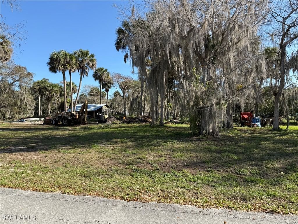 1129 Martin Boulevard, Moore Haven, FL 33471 photo 3