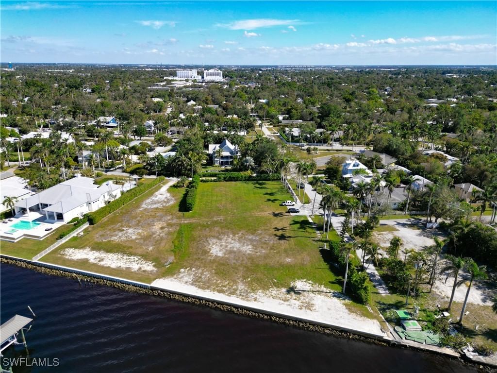 1301 Poinciana Avenue, Fort Myers, FL 33901 photo 2