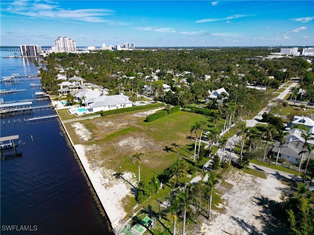 1301 Poinciana Avenue, Fort Myers, FL 33901 photo 3
