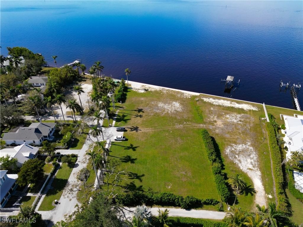 1301 Poinciana Avenue, Fort Myers, FL 33901 photo 5