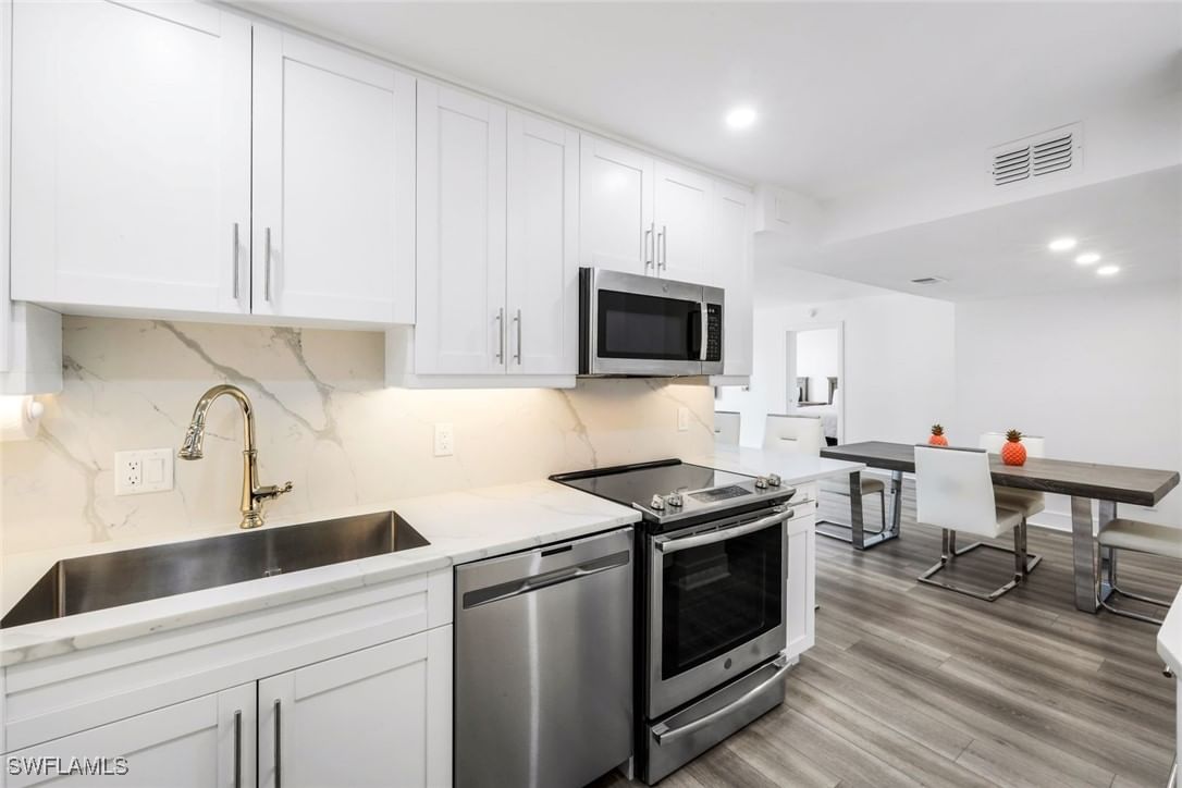 4005 Gulf Shore Boulevard N #404, Naples, FL 34103 photo 4
