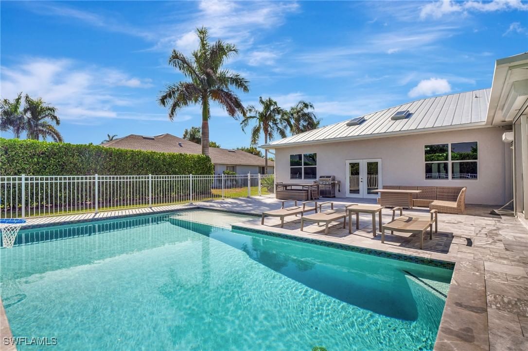 2024 Imperial Circle, Naples, FL 34110 photo 3
