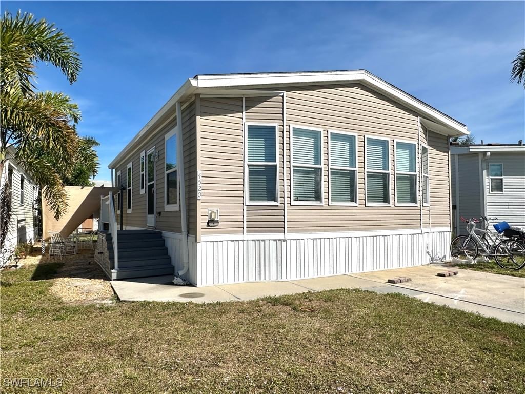 4520 Split Log Lane E, Estero, FL 33928 photo 2
