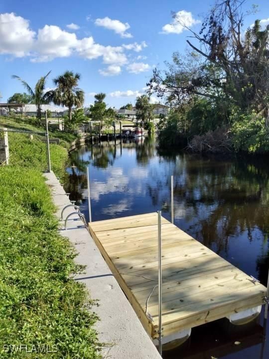 847 Hydrangea Drive, North Fort Myers, FL 33903 photo 2