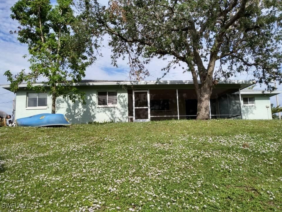 847 Hydrangea Drive, North Fort Myers, FL 33903 photo 4