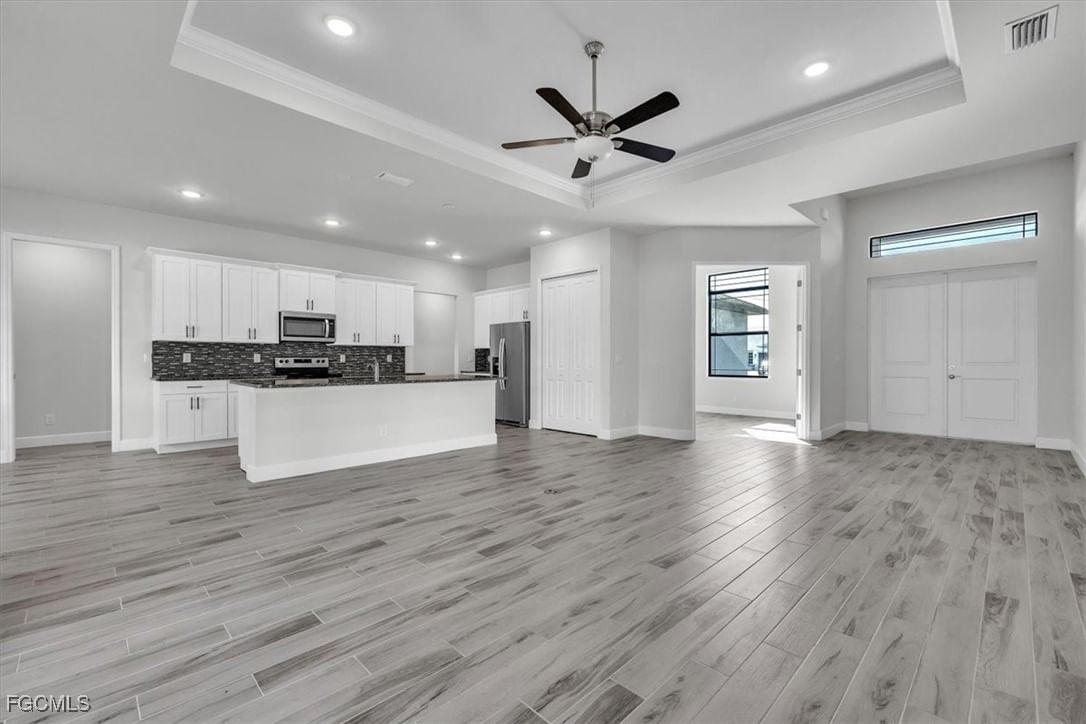 459 NE 2nd Place, Cape Coral, FL 33909 photo 2