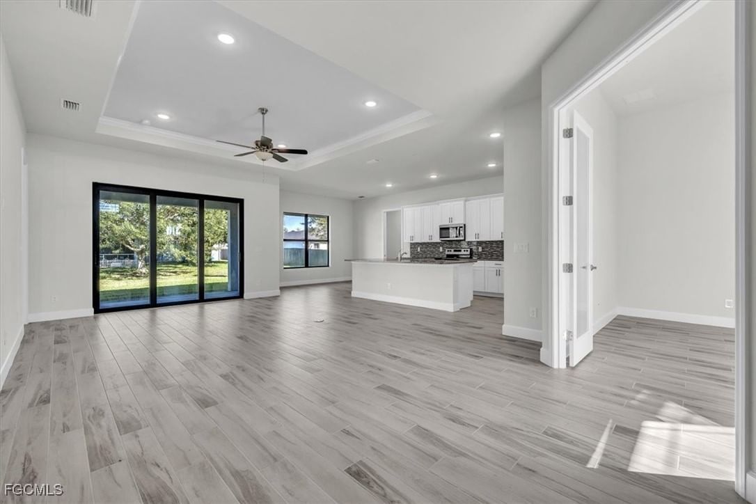 459 NE 2nd Place, Cape Coral, FL 33909 photo 3