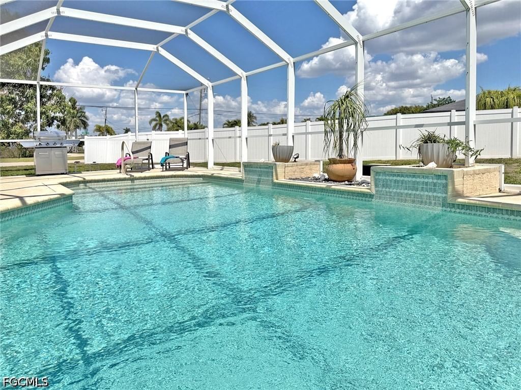5201 Pocatella Court, Cape Coral, FL 33904 photo 2
