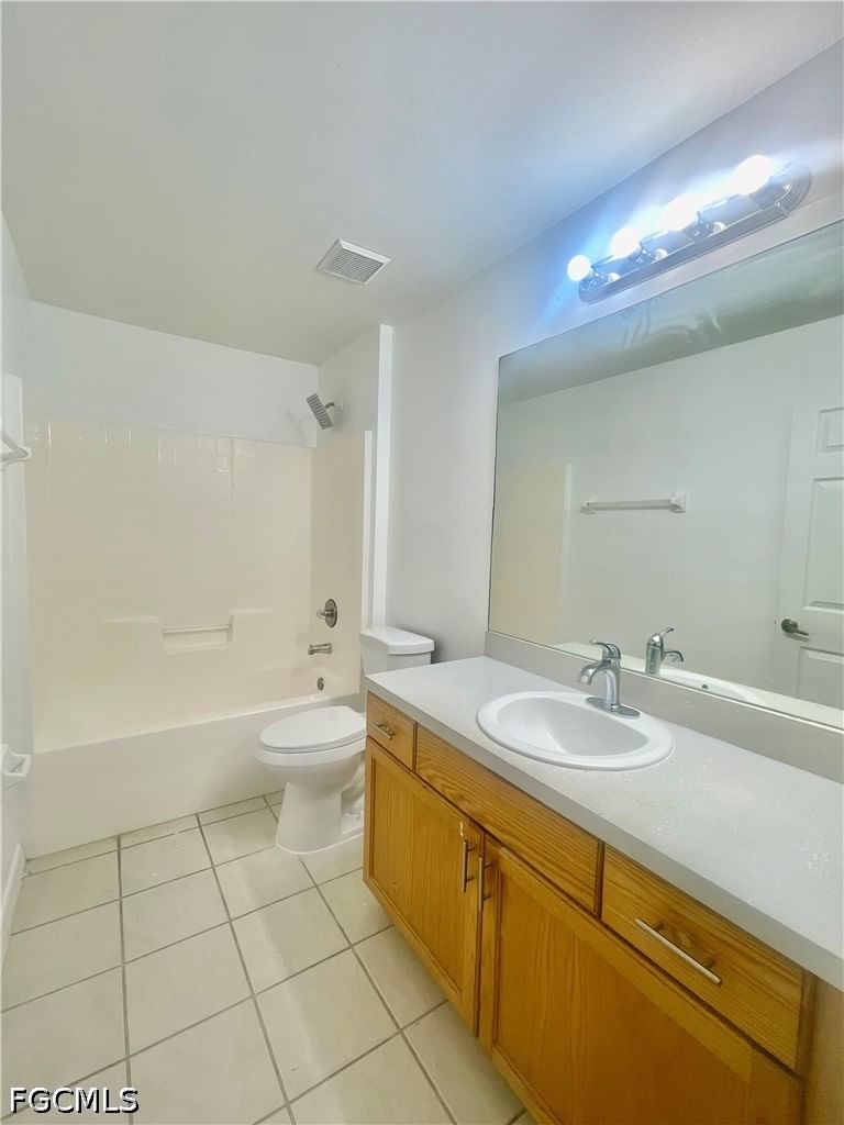 116/118 Gordon Avenue S, Lehigh Acres, FL 33973 photo 4