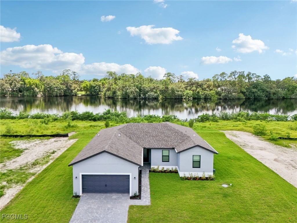 923 Admiral Bull Halsey Avenue, Labelle, FL 33935 photo 2