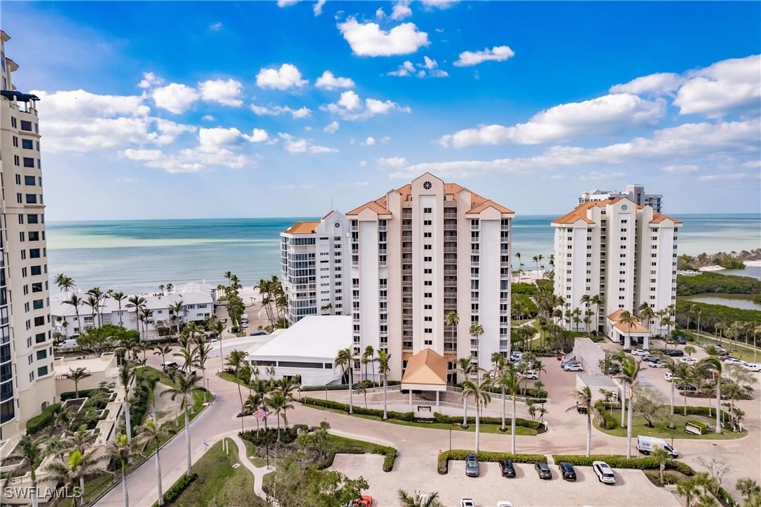 40 Seagate Drive #202A, Naples, FL 34103 photo 2