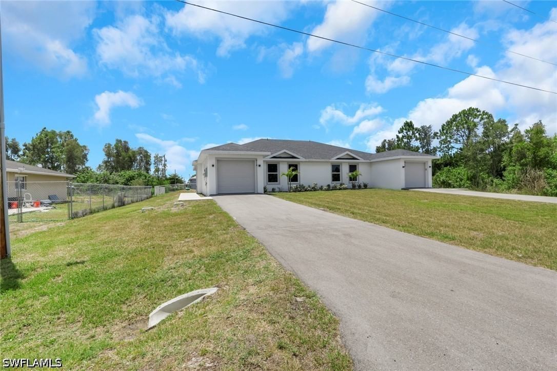 912-914 Ainsworth Street W, Lehigh Acres, FL 33974 photo 3