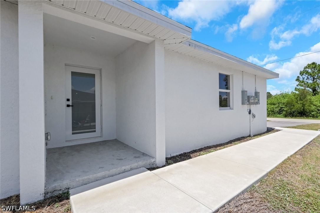 912-914 Ainsworth Street W, Lehigh Acres, FL 33974 photo 4