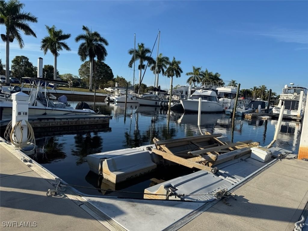 525 Newport Drive, Naples, FL 34114 photo 2