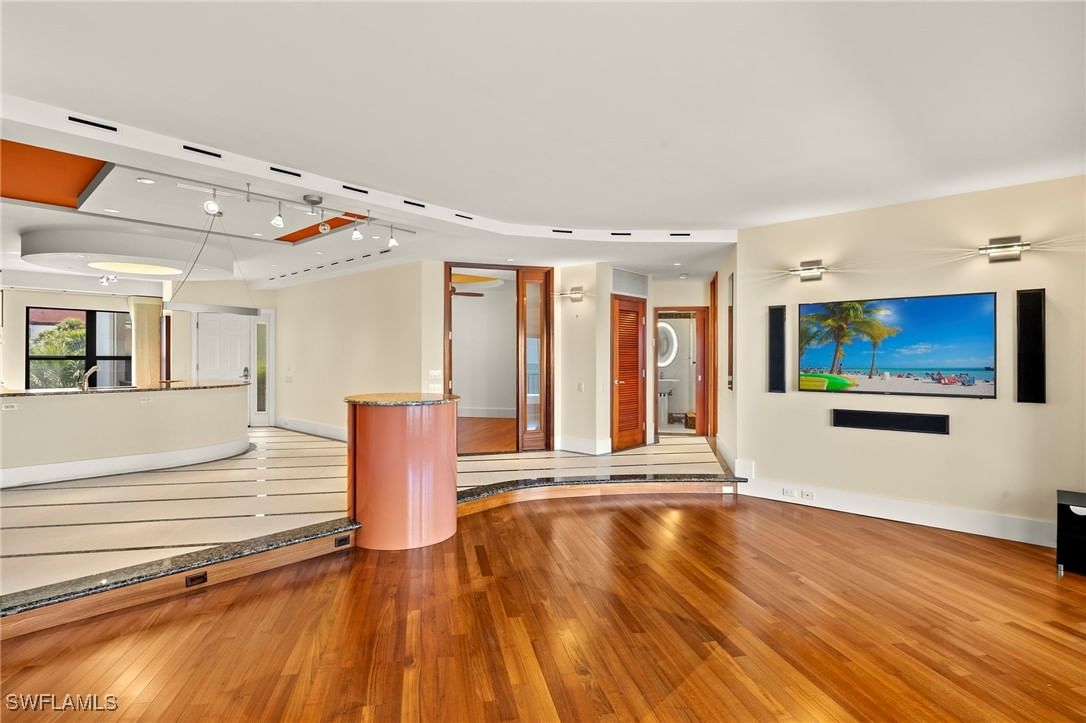 625 La Peninsula Boulevard #625, Naples, FL 34113 photo 4