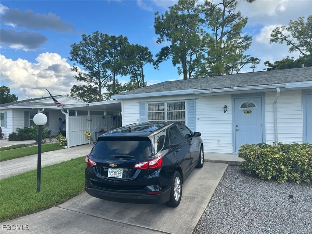 19 Pinewood Boulevard, Lehigh Acres, FL 33936 photo 2
