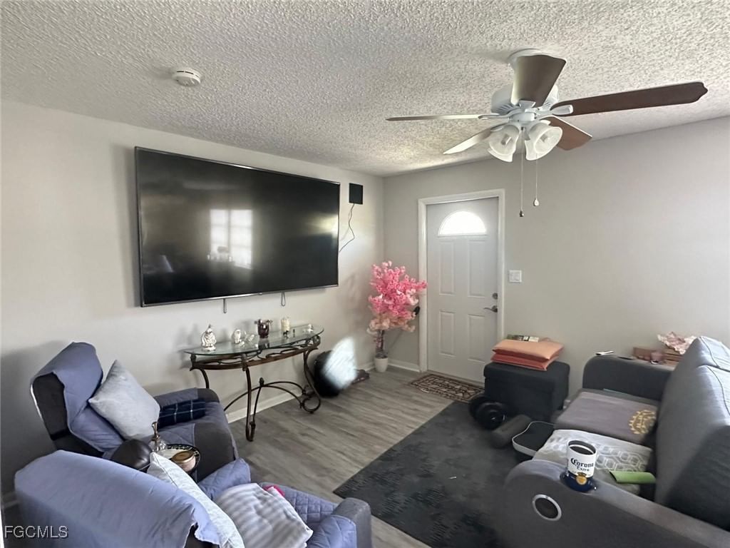 19 Pinewood Boulevard, Lehigh Acres, FL 33936 photo 3