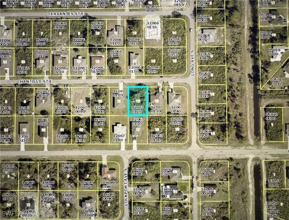 870 Chantilly Street E, Lehigh Acres, FL 33974 photo 2