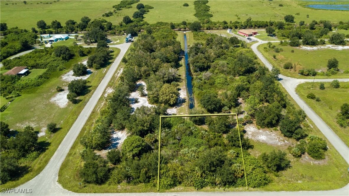 392 Carrillon Avenue S, Lehigh Acres, FL 33974 photo 2