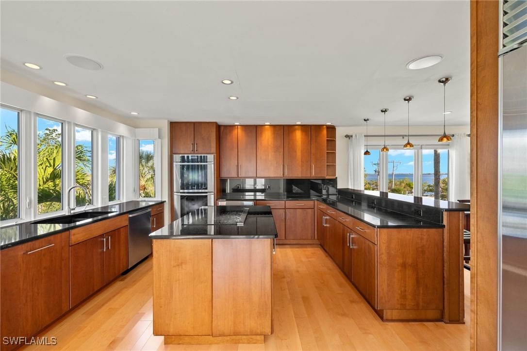 1581 San Carlos Bay Drive, Sanibel, FL 33957 photo 4