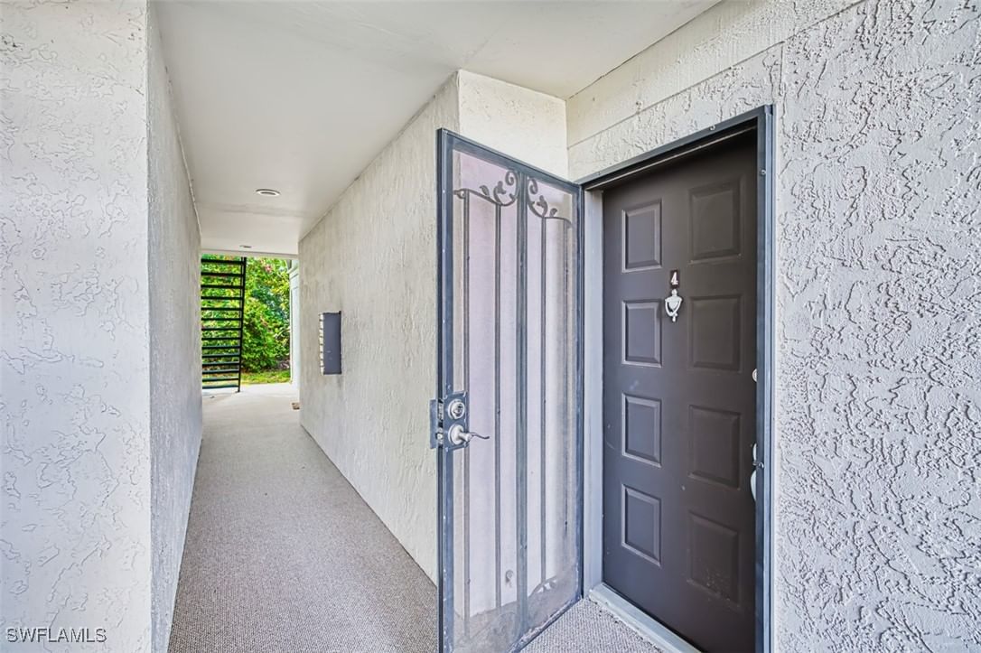 8061 S Woods Circle #4, Fort Myers, FL 33919 photo 5