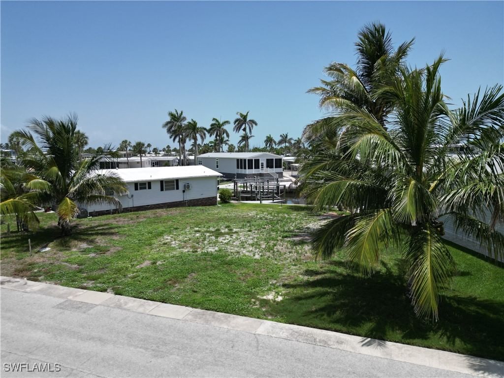 11271 Azalea Lane, Fort Myers Beach, FL 33931 photo 3