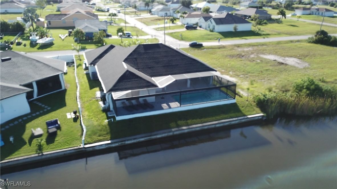 702 NW 30th Place, Cape Coral, FL 33993 photo 2