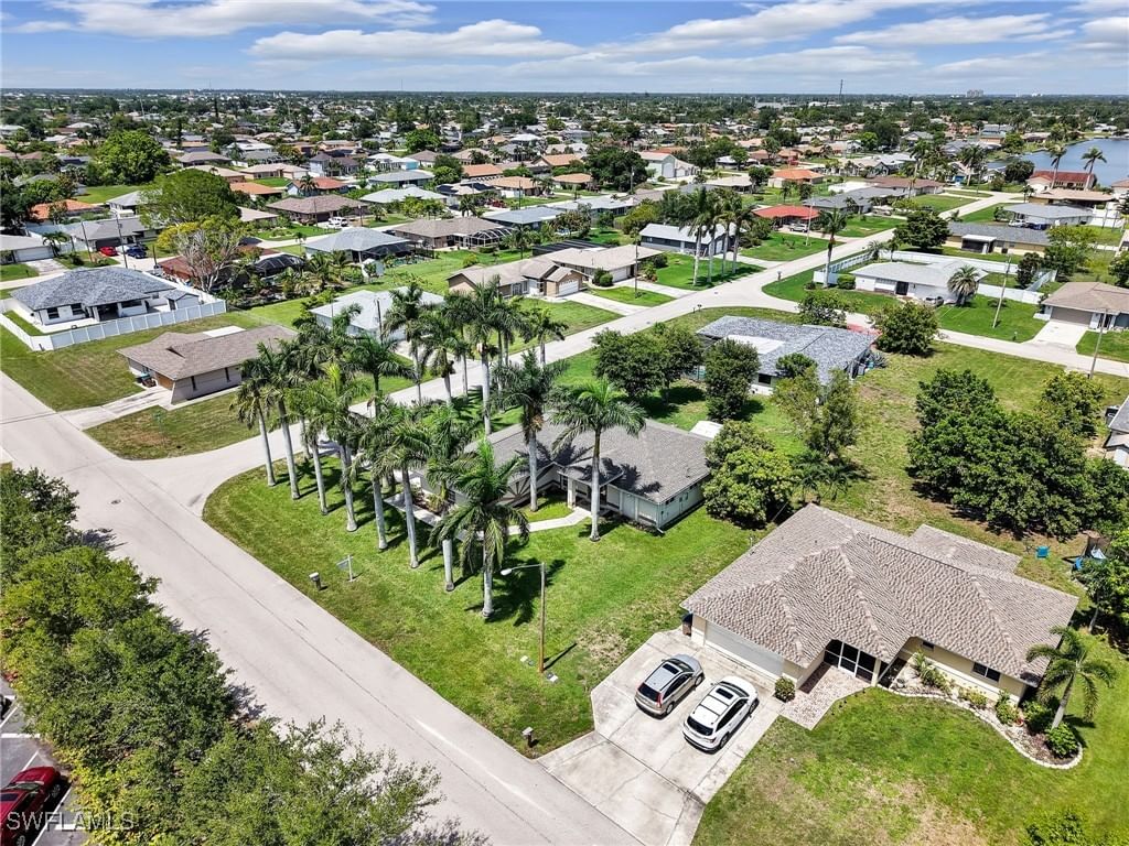305 SE 16th Place, Cape Coral, FL 33990 photo 4