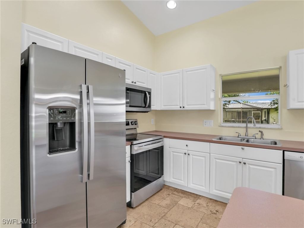 305 SE 16th Place, Cape Coral, FL 33990 photo 5