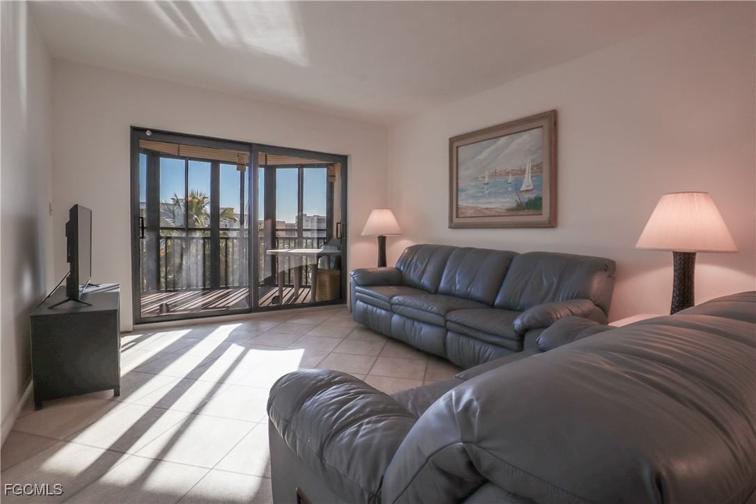 4265 Bay Beach Lane #524, Fort Myers Beach, FL 33931 photo 5